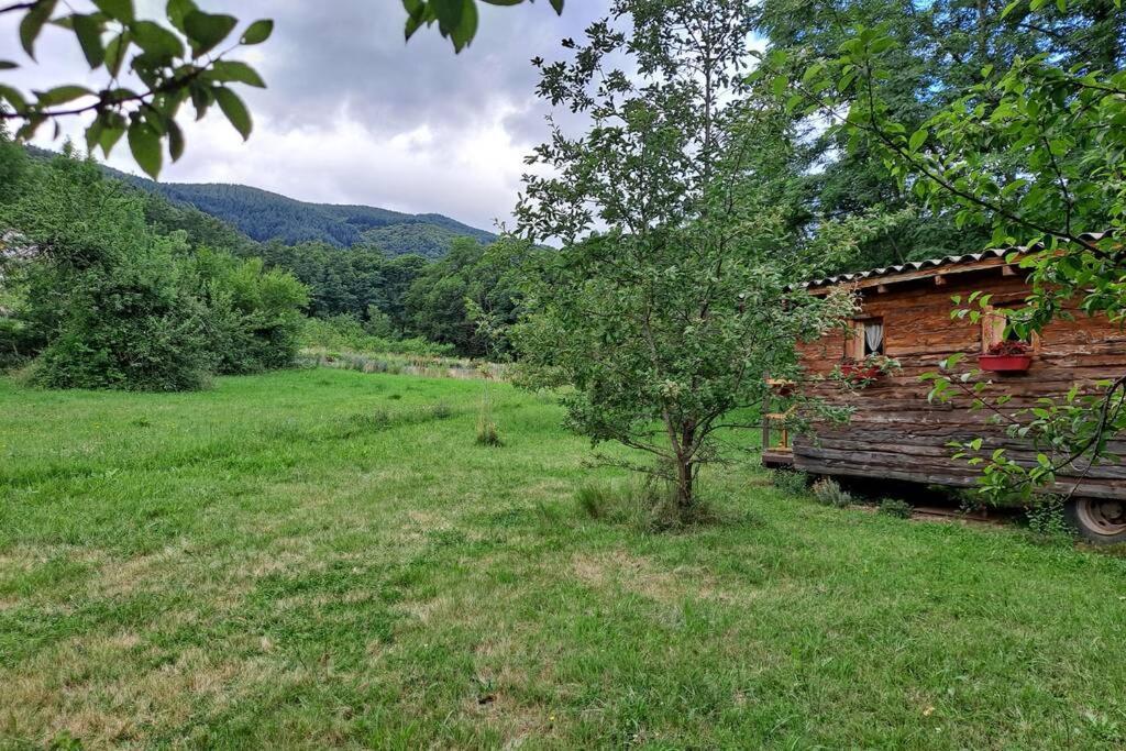 Charmante Roulotte Atypique Jaujac Buitenkant foto