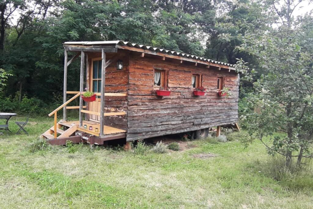 Charmante Roulotte Atypique Jaujac Buitenkant foto
