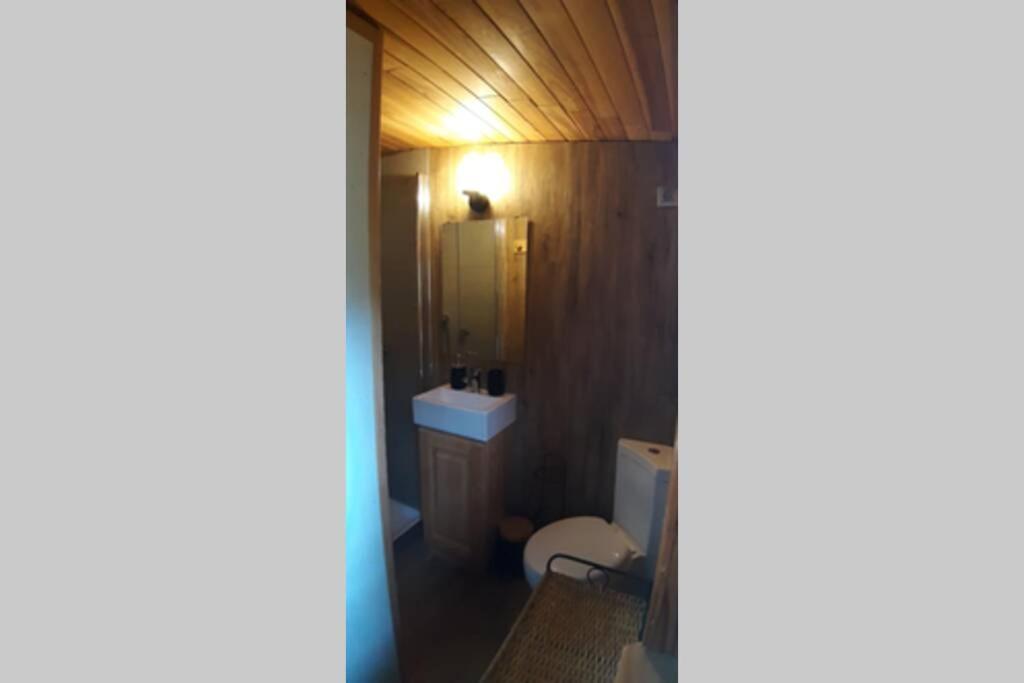 Charmante Roulotte Atypique Jaujac Buitenkant foto