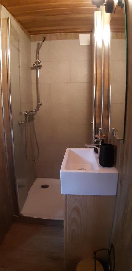 Charmante Roulotte Atypique Jaujac Buitenkant foto